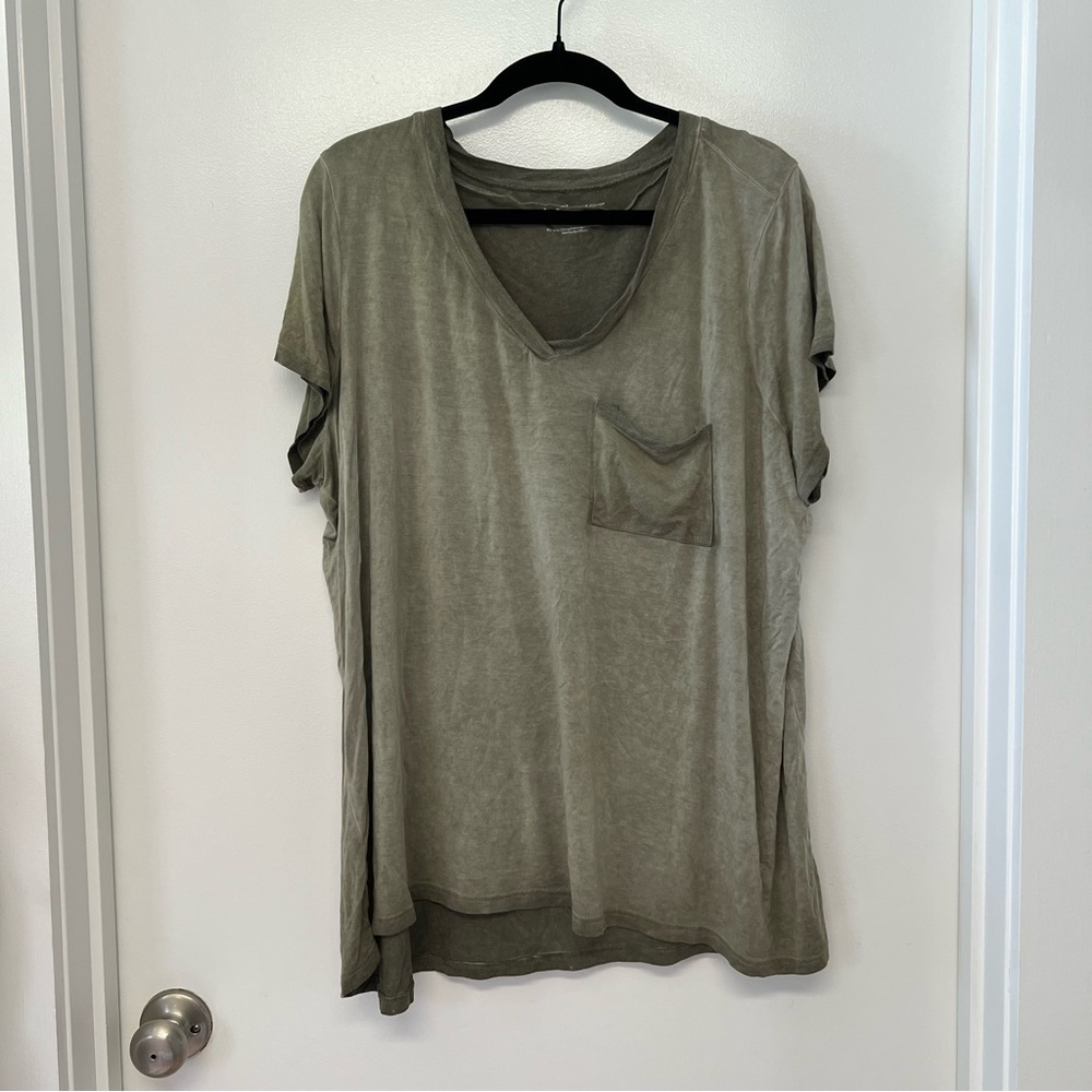 Cable & Gauge Sport v neck t shirt